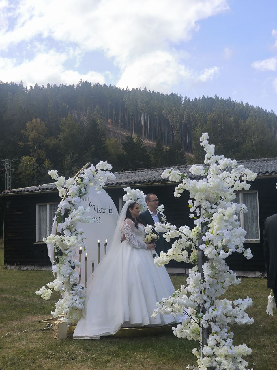 Svatba v přírodě: Řekněte si své 'ano' pod širým nebem v Karlových Varech